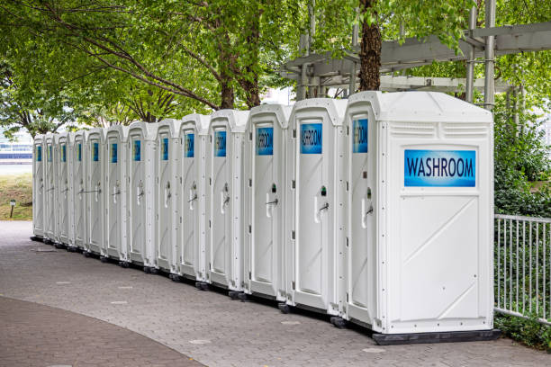 Best Portable restroom trailer rental  in Traverse City, MI